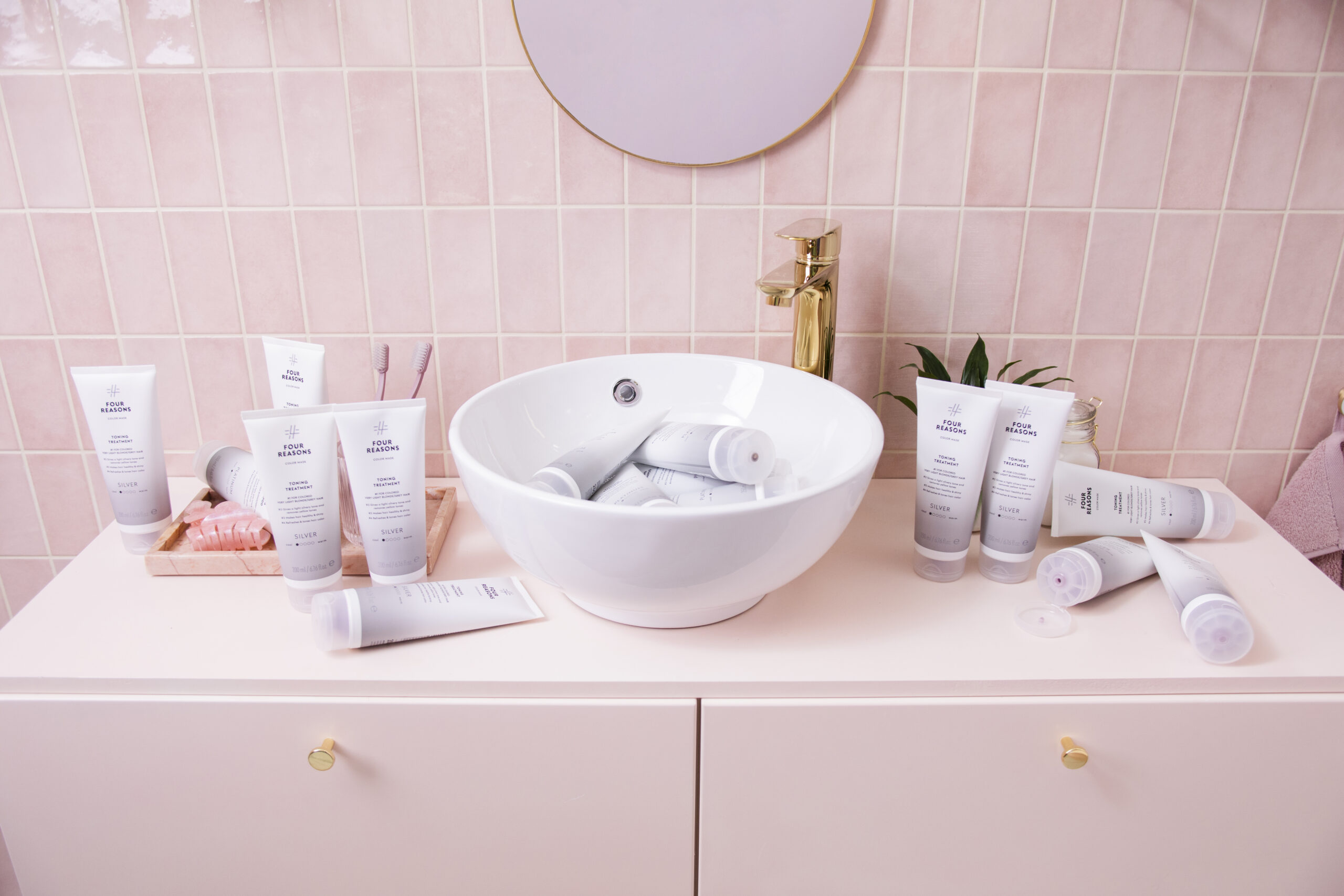 Four Reasons Color Mask Toning Shampoo Rose Gold – Tooniv ja hooldav šampoon värvitud juustele 250ml - Image 3